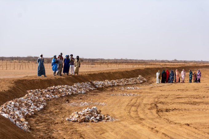 Face aux dérèglements du cycle de l’eau, agriculteurs et agricultrices doivent s’adapter et mettre au point des méthodes innovantes pour collecter, stocker et utiliser l’eau.